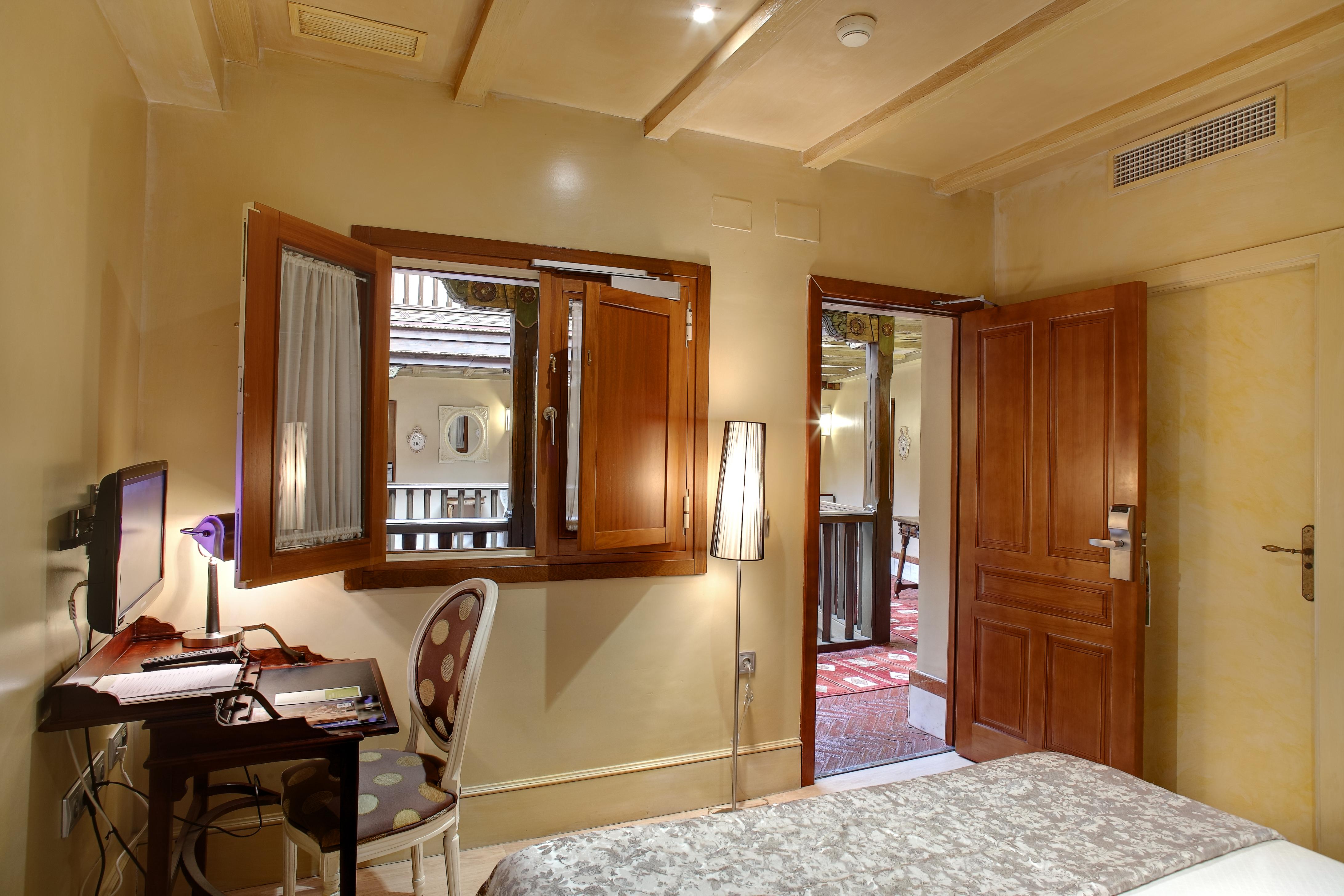Sacristia De Santa Ana 3* Seville