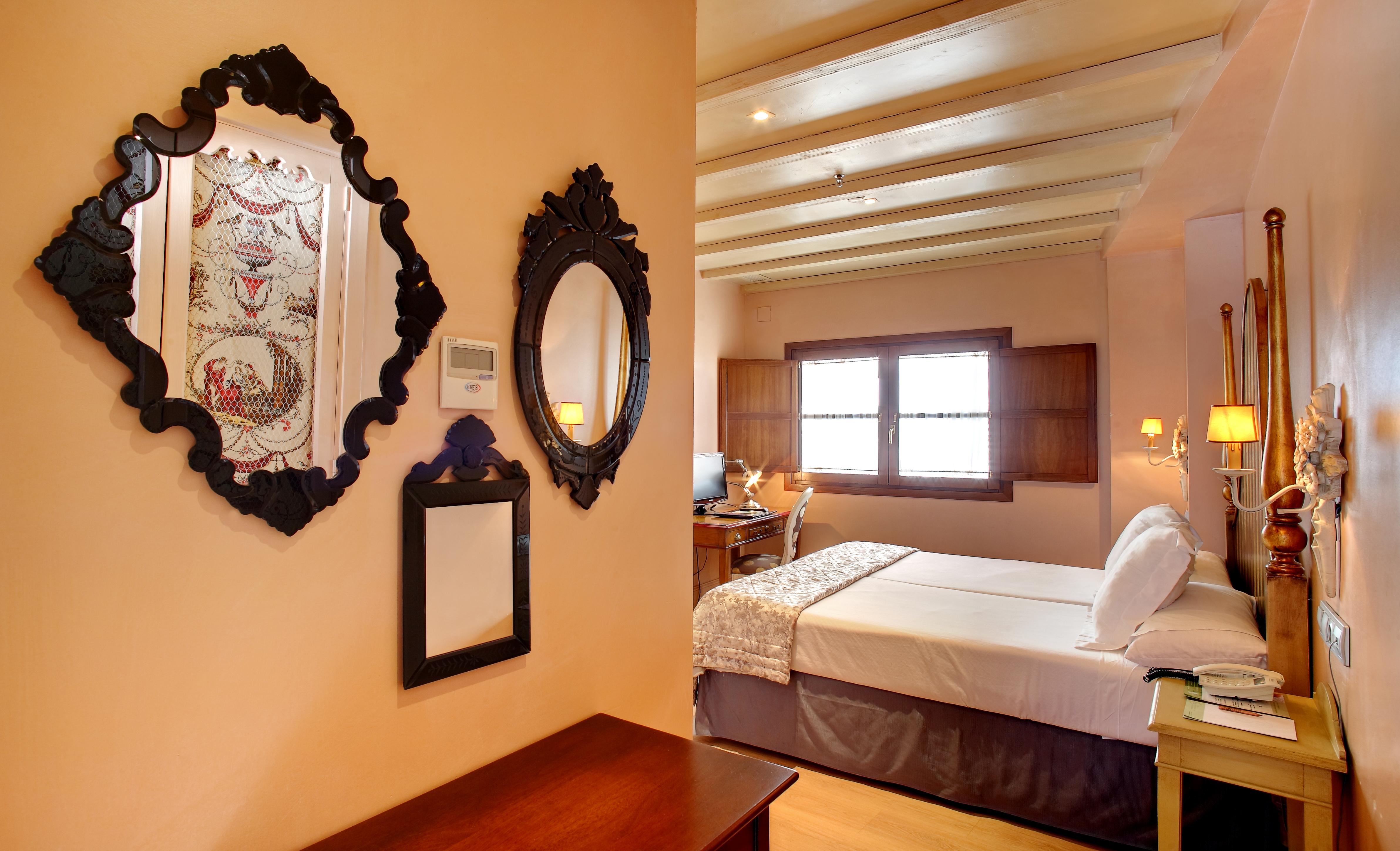 Sacristia De Santa Ana Hotel 3*