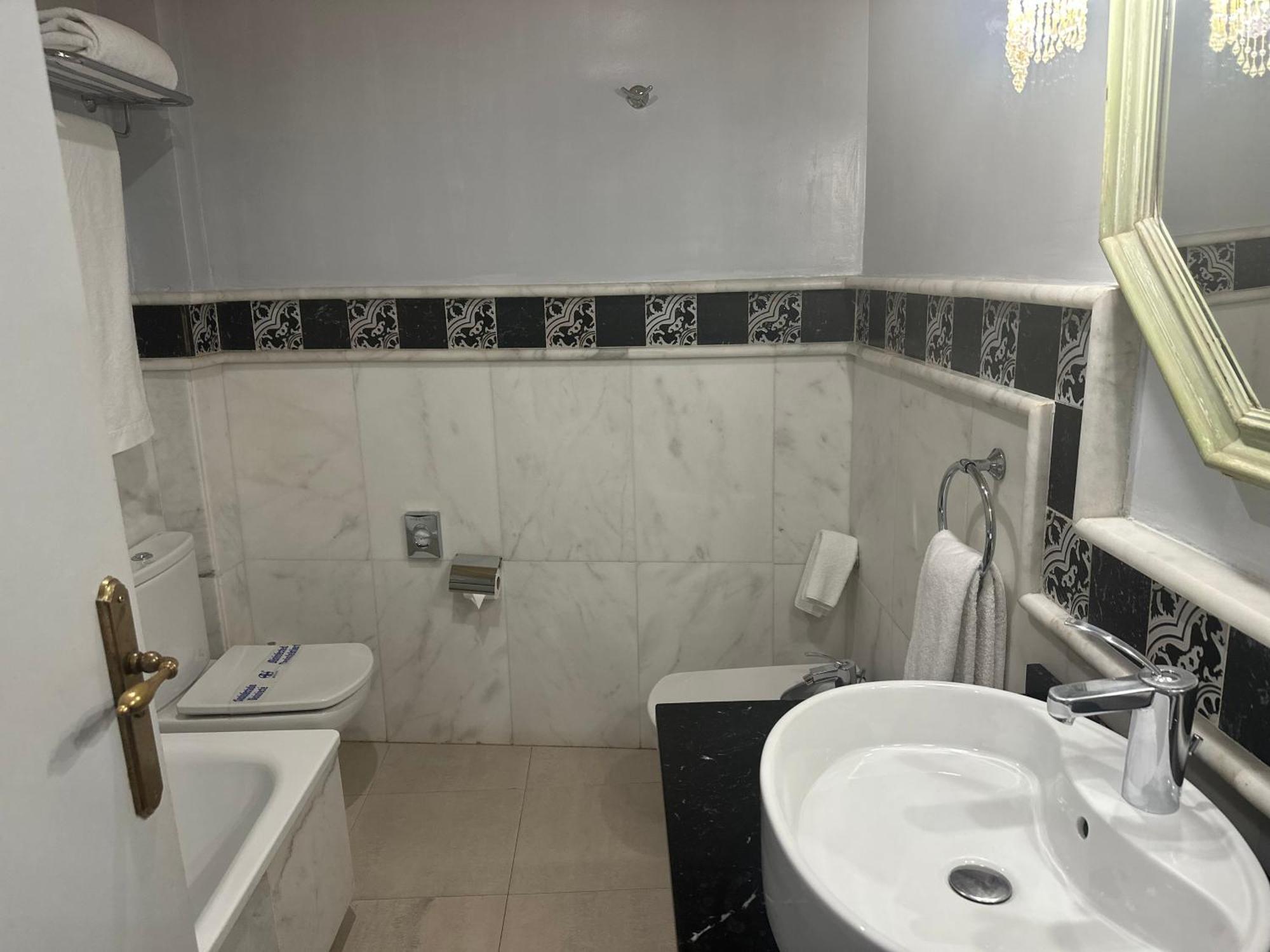 Sacristia De Santa Ana Hotel 3*