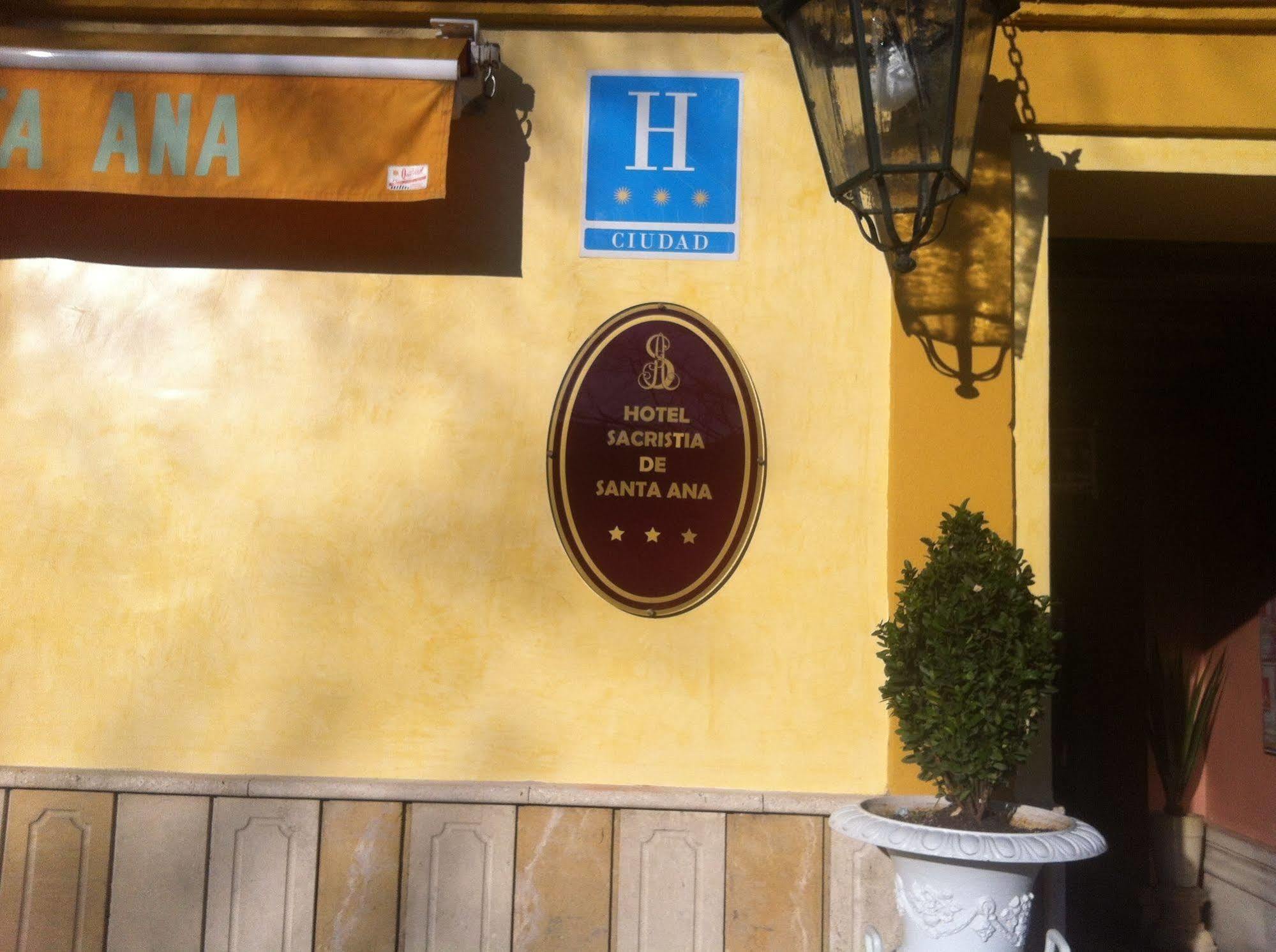 Sacristia De Santa Ana Hotel