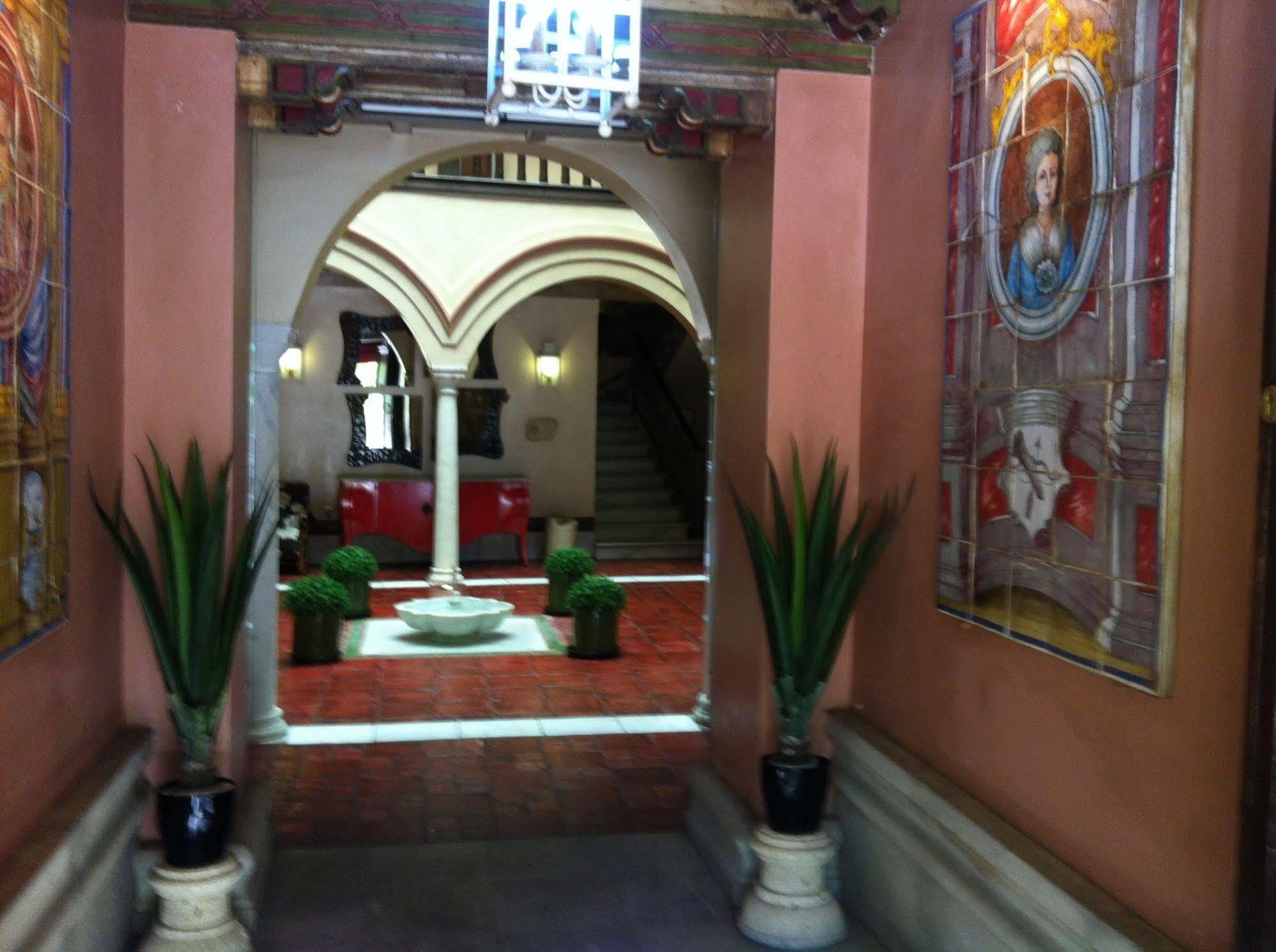 Hotel Sacristia De Santa Ana