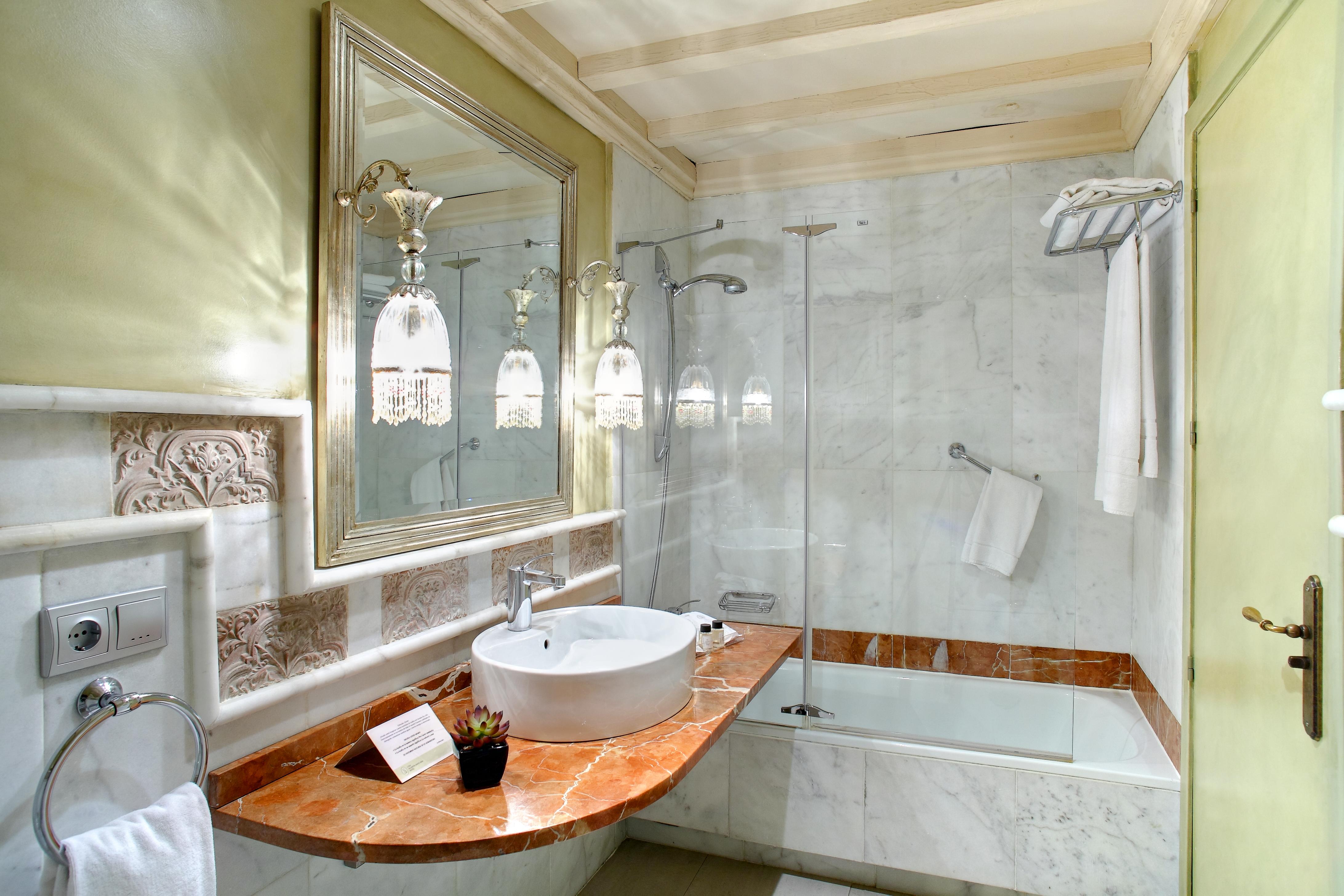 Hotel Sacristia De Santa Ana 3*