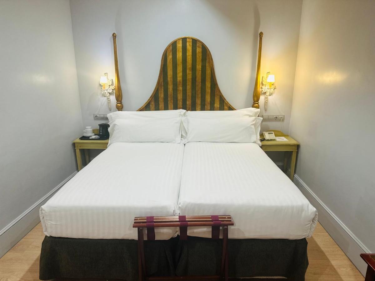 Sacristia De Santa Ana 3* Seville